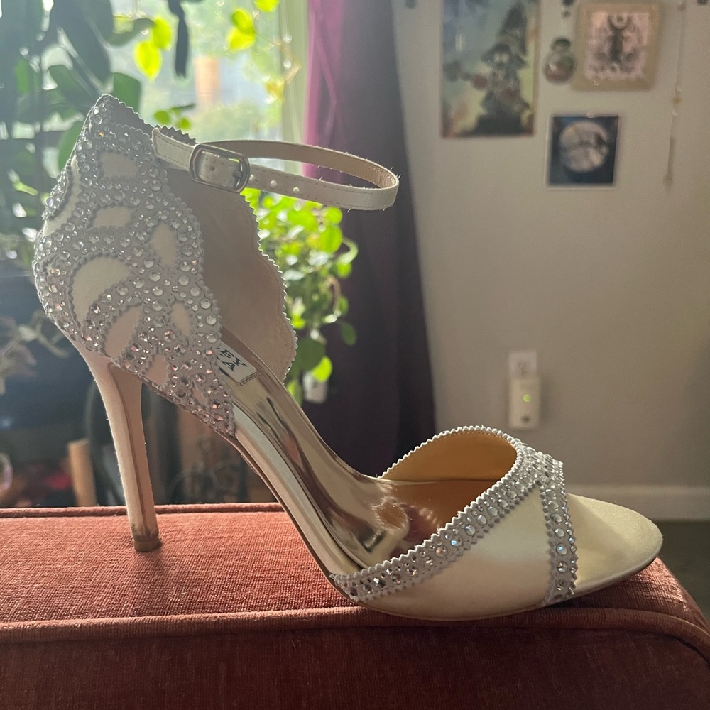 Badgley Mischka Roxy Ankle Strap Heel Sandal Sz 8